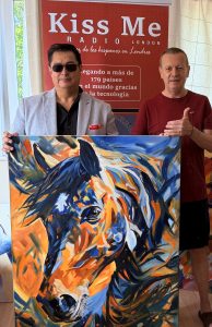 PINTOR GUSTAVO ZULUAGA INVITO A KISS ME RADIO A SU CASA